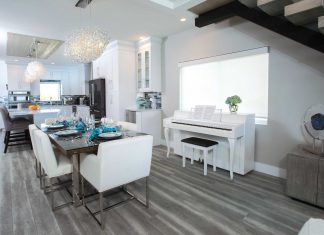 Coastal Chic Eric and Tracey Kline’s condo.